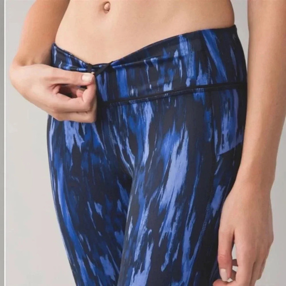 Lululemon Pace Rival Crop Leggings Painted Animal Sprinkler Black size 4 - Picture 4 of 16